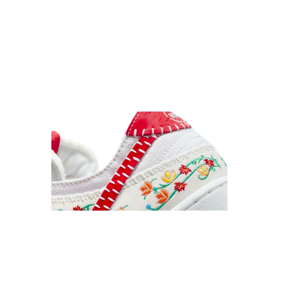 Nike SB Dunk Low Pro "Decon Red"